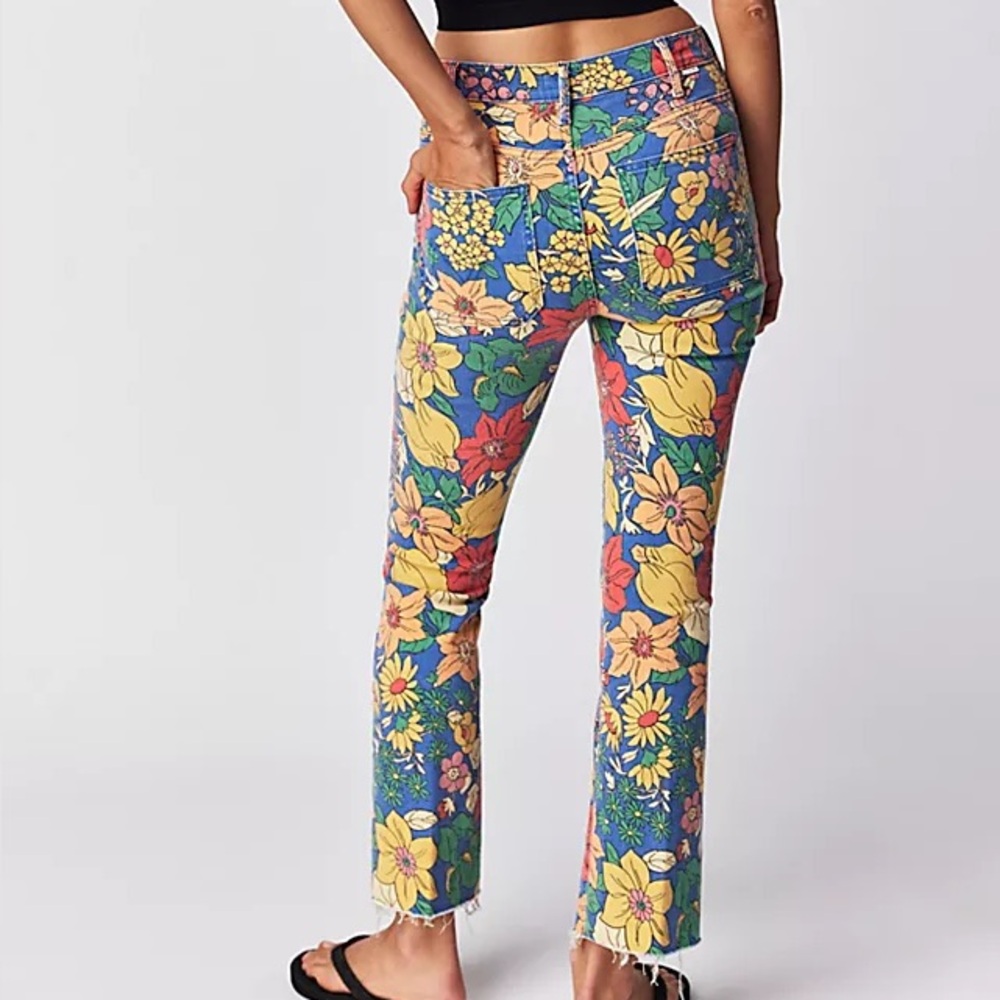 MOTHER The Hustler Printed Patch Pocket Jeans
Floral Print Fresh Blooms Jeans 27 - Picture 13 of 14